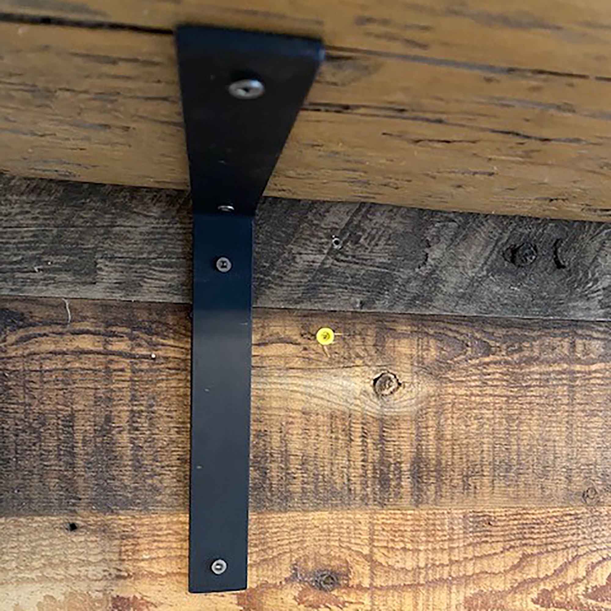 Équerre à tablette en métal noir de style ''L'', 6"