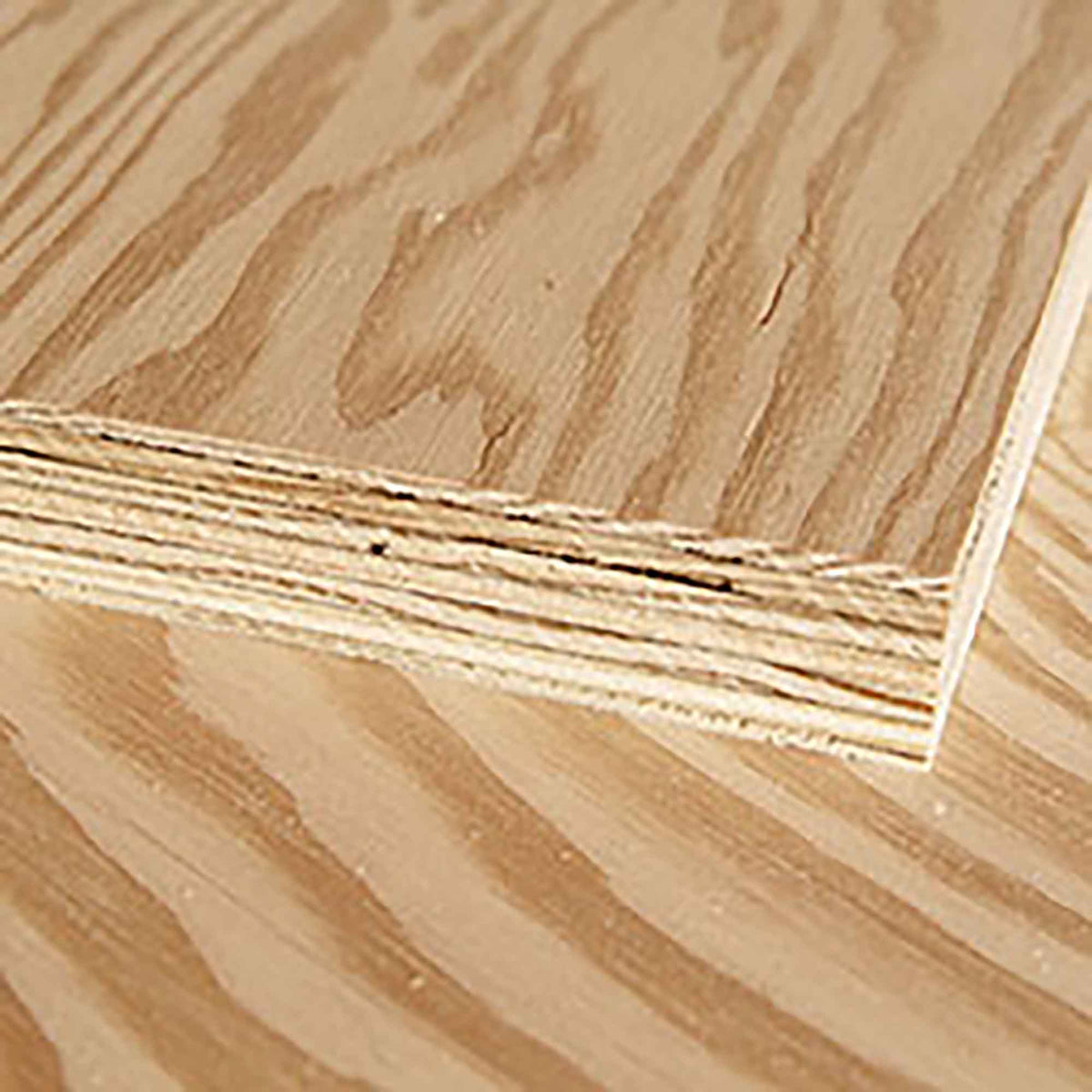 Contreplaqué d&#39;épinette standard 5/8&#39;&#39; x 4&#39; x 8&#39;